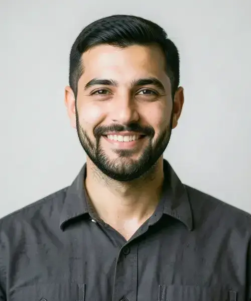 Portrait of Omar Haddad, logistics and packing lead